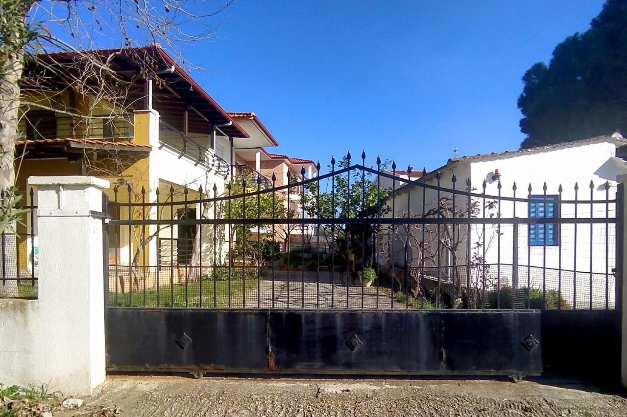 Villa Nikiti Family House Esterno foto